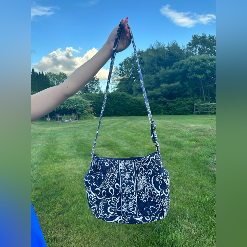 Vera Bradley navy blue and white crossbody/shoulder bag - Picture 2 of 8